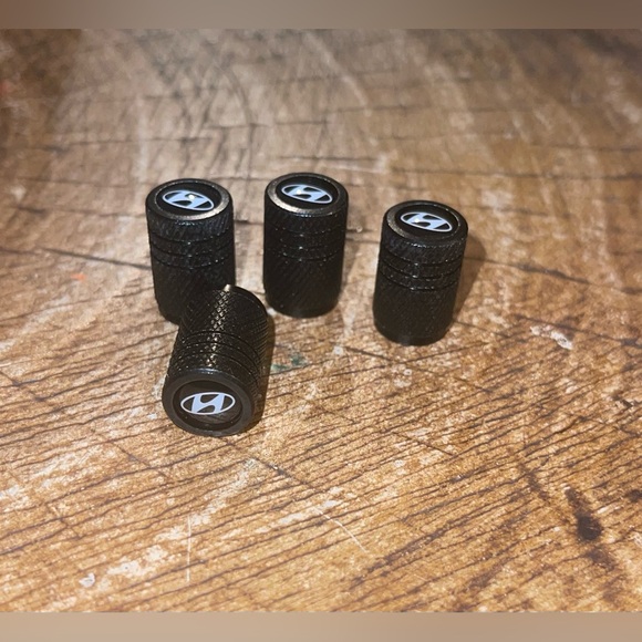Hyundai Tire Valve Stem Cap black - Picture 2 of 2